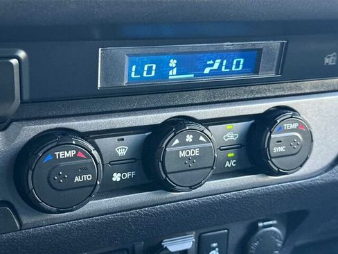 Used 2021 Toyota Tacoma TRD Off-Road AWD/4WD image 22