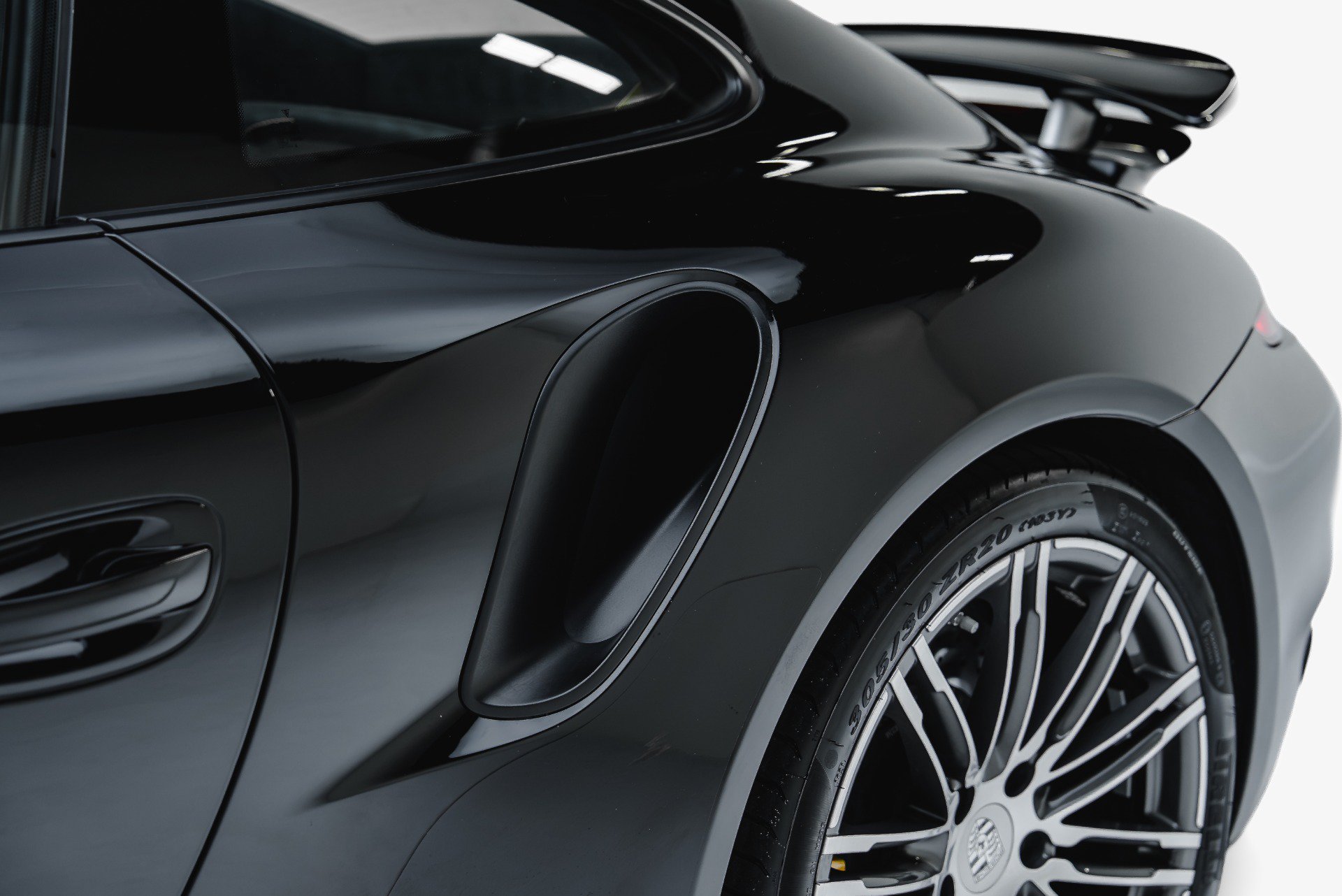 Used 2014 Porsche 911 Turbo S AWD/4WD image 25