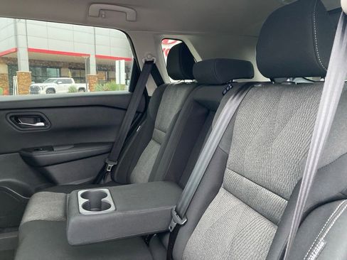Used 2025 Nissan Rogue SV FWD image 9