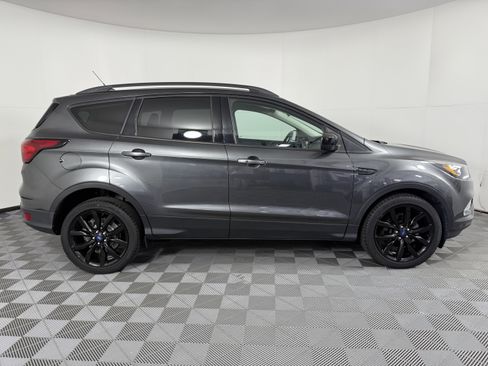 Certified 2019 Ford Escape SE FWD image 2