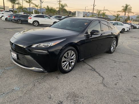 Used 2022 Toyota Mirai XLE w/ Advanced Technology Package image 2