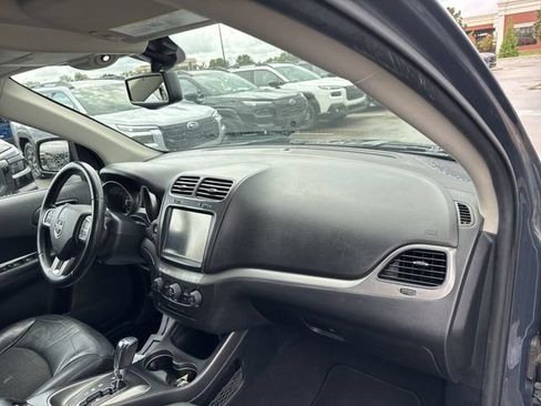 Used 2018 Dodge Journey Crossroad w/ Driver Convenience Group FWD image 18