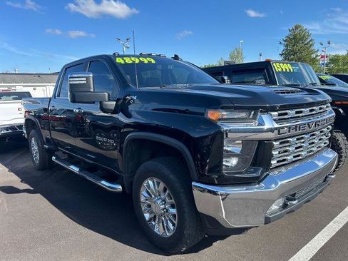 Used 2022 Chevrolet Silverado 2500 LT w/ Convenience Package AWD/4WD image 2
