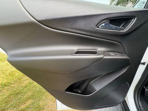 Used 2022 Chevrolet Equinox LT w/ Driver Convenience Package image 28