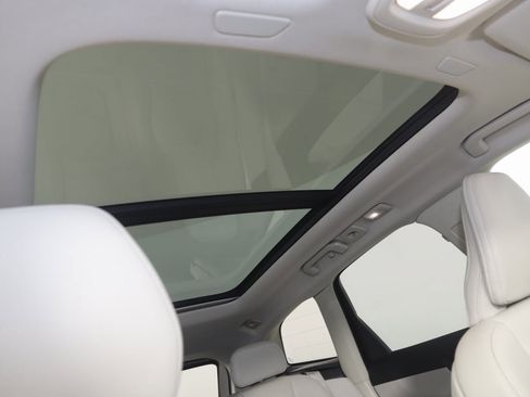 Used 2023 Volvo XC60 B5 Plus w/ Climate Package image 11