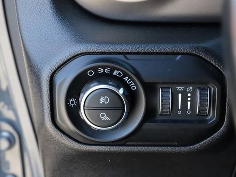 Used 2021 Jeep Gladiator Sport image 19