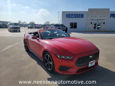 Used 2024 Ford Mustang Convertible image 25