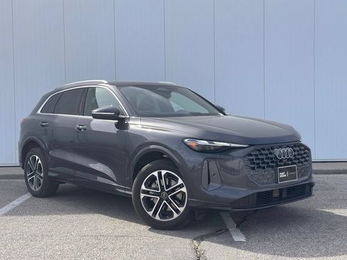 Used 2025 Audi Q5 Premium AWD/4WD image 7