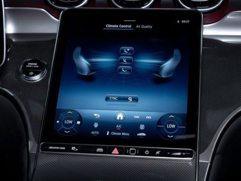 Used 2025 Mercedes-Benz GLC 43 AMG 4MATIC image 18