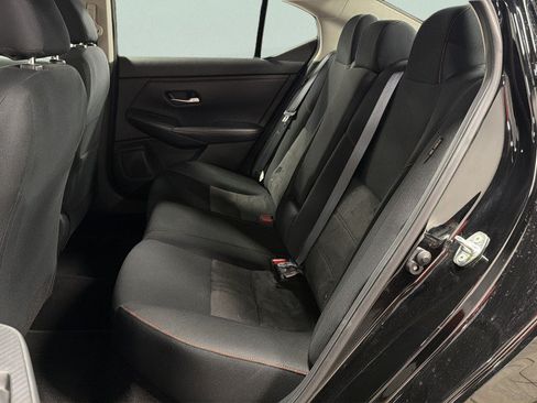Used 2025 Nissan Sentra SR FWD image 33