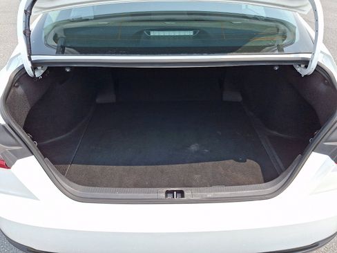 Used 2025 Toyota Camry LE FWD image 28