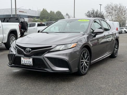 Used 2024 Toyota Camry SE image 8