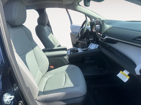 New 2026 Toyota Sienna XLE FWD image 15