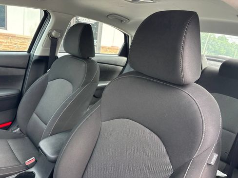 Used 2023 Kia Forte LXS FWD image 3
