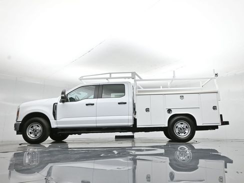 New 2026 Ford F350 XL w/ XL Chrome Package RWD image 62