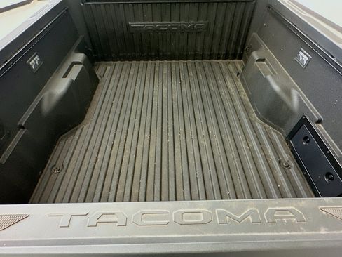 Used 2026 Toyota Tacoma Limited AWD/4WD image 31