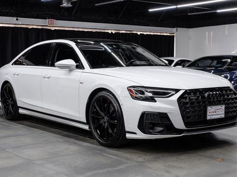 Used 2022 Audi A8 L 3.0T w/ Luxury Package image 10