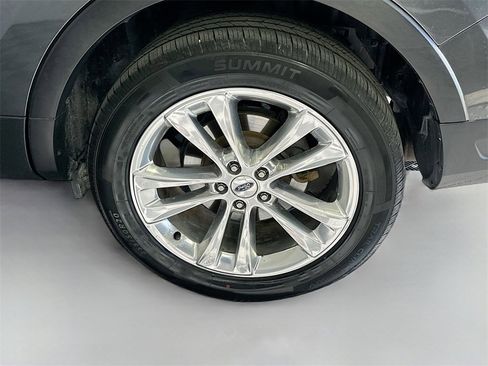 Used 2018 Ford Explorer XLT w/ Equipment Group 202A image 31