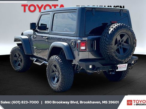 Used 2022 Jeep Wrangler Sport AWD/4WD image 2