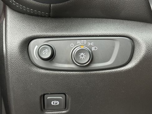 Used 2019 Chevrolet Blazer LT image 22