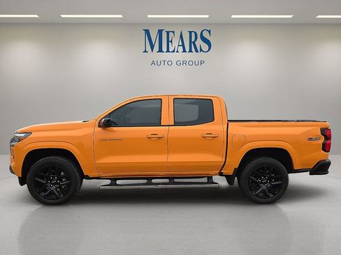 Used 2025 Chevrolet Colorado Z71 w/ Technology Package image 2