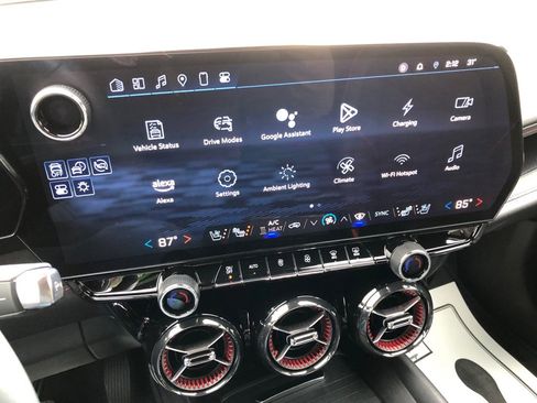 Used 2025 Chevrolet Blazer EV RS image 28