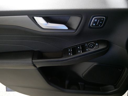 Used 2026 Ford Escape Active w/ Active Premium Tech Pack AWD/4WD image 19