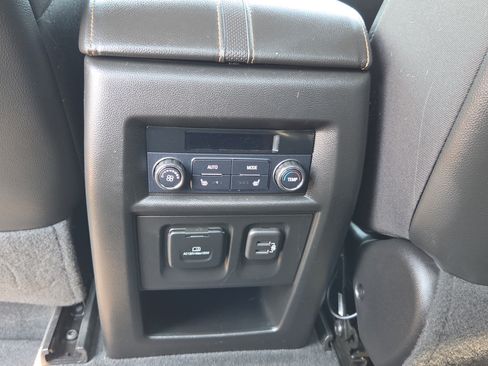 Used 2020 Chevrolet Traverse Premier AWD/4WD image 48