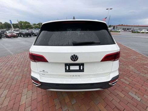 Used 2022 Volkswagen Taos SE FWD image 16