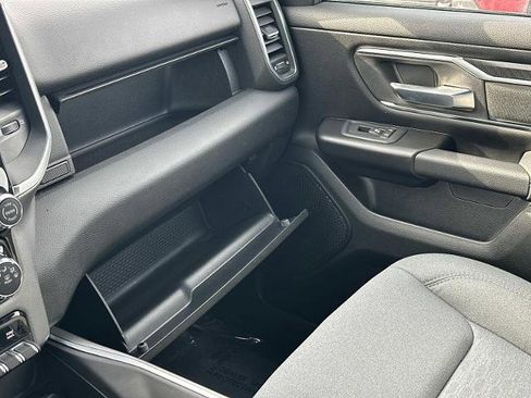 Used 2025 RAM 1500 Big Horn AWD/4WD image 34