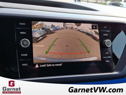 Certified 2022 Volkswagen Taos SE image 18