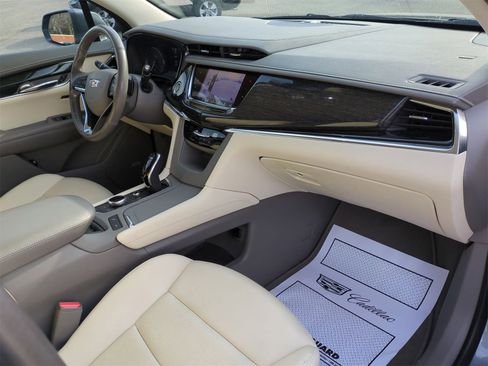 Certified 2020 Cadillac XT6 Premium Luxury image 32