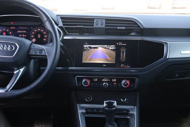 Used 2022 Audi Q3 2.0T Premium AWD/4WD image 9