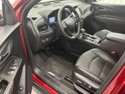 Used 2023 Chevrolet Equinox RS w/ RS Leather Package AWD/4WD image 16