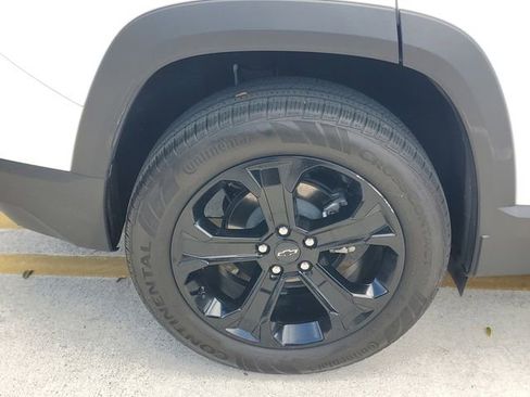 Certified 2025 Chevrolet Equinox LT w/ Safety and Technology Package image 7