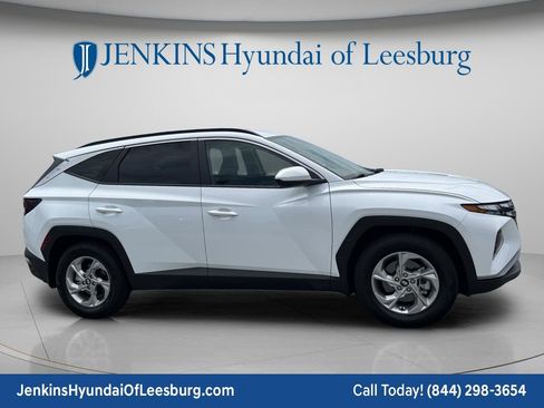 Used 2024 Hyundai Tucson SEL FWD image 2