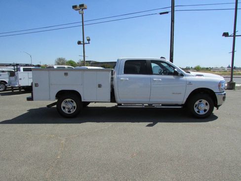 Used 2022 RAM 3500 Big Horn image 5