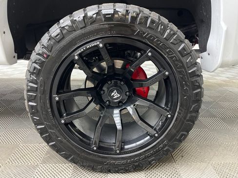 Used 2025 Chevrolet Silverado 1500 RST AWD/4WD image 29