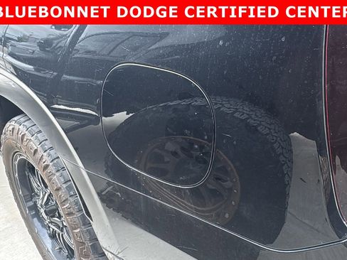 Used 2022 GMC Yukon AT4 w/ AT4 Premium Plus Package AWD/4WD image 15