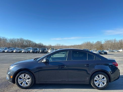 Used 2015 Chevrolet Cruze LS image 1