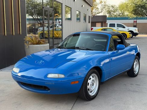Used 1990 MAZDA MX-5 Miata RWD image 2