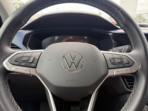 Used 2024 Volkswagen Taos SE FWD image 32