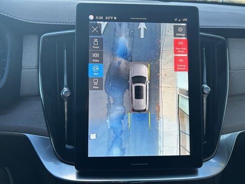 Used 2025 Volvo XC90 B5 Plus image 22