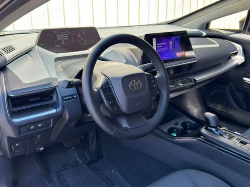 Used 2024 Toyota Prius LE FWD image 12