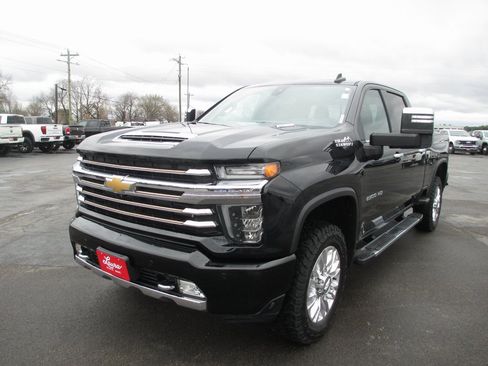 Used 2020 Chevrolet Silverado 2500 High Country w/ Technology Package image 12