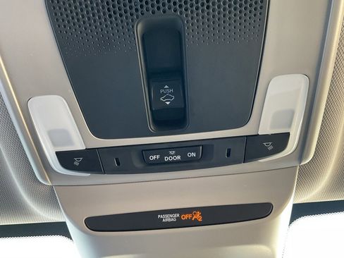 Used 2025 Honda HR-V EX-L image 29