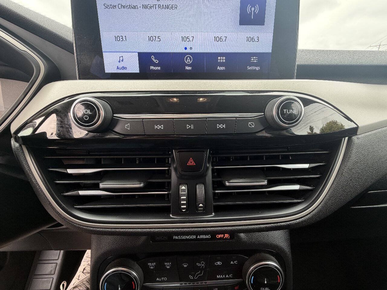 Used 2022 Ford Escape SEL w/ Equipment Group 302A AWD/4WD image 26