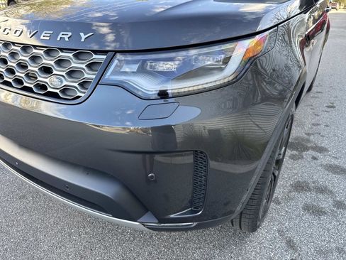 New 2026 Land Rover Discovery S image 9