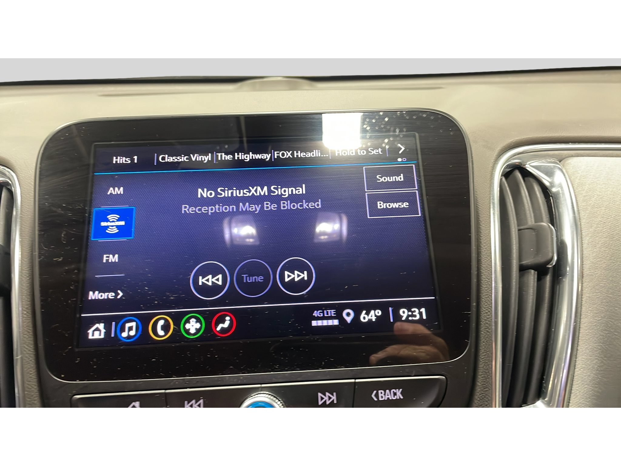 Used 2021 Chevrolet Malibu LT FWD image 11