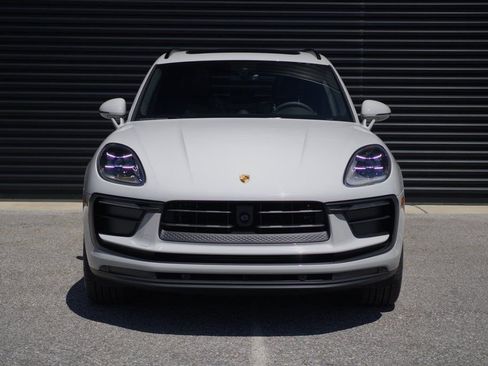 Certified 2025 Porsche Macan Turbo image 6